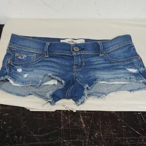 Hollister mini shorts size 26 or 3 ladies denim